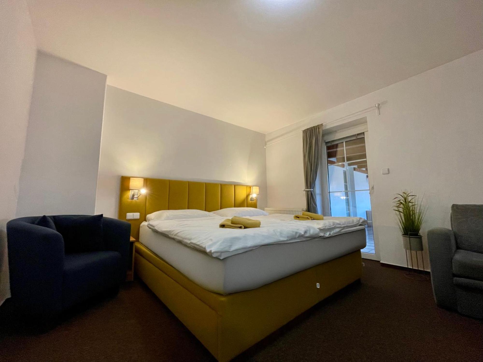 Uničov Hotel Aldo מראה חיצוני תמונה